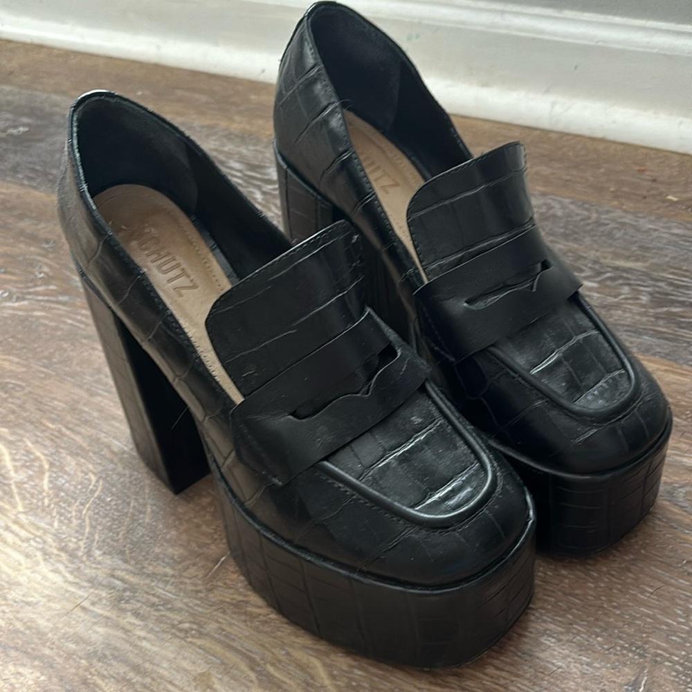 SCHUTZ Croc embossed Viola Platform Heeled Loafer. Hard to find! Free People.